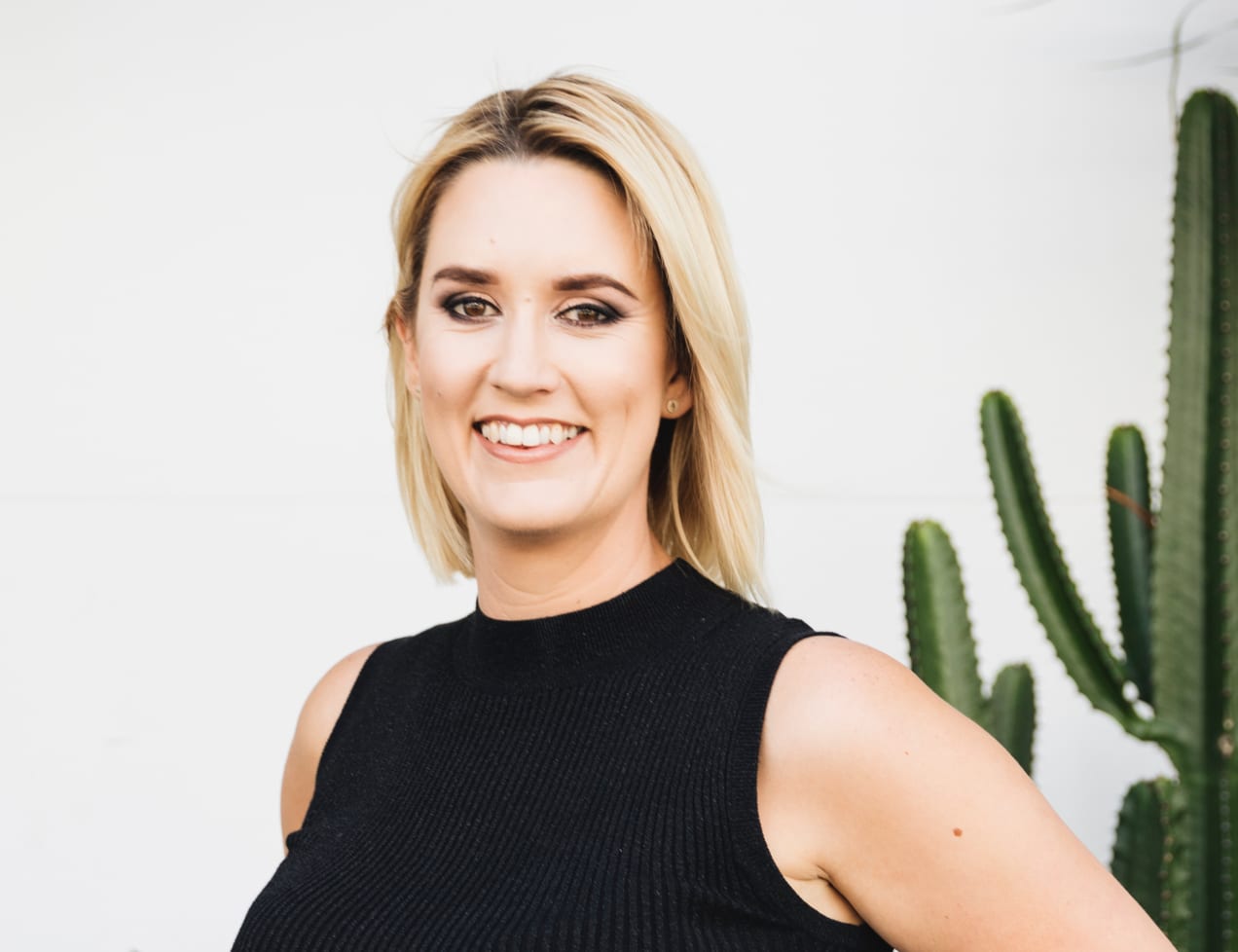 Tara James@2x